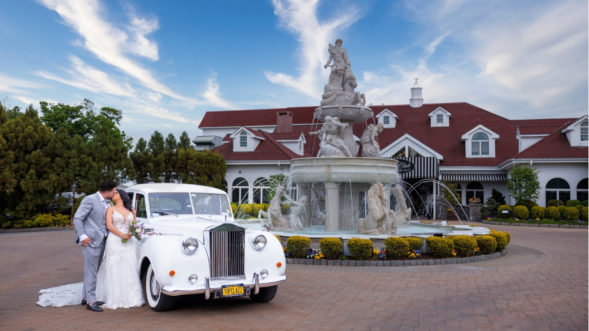 Antique-Limousine-For-Weddings
